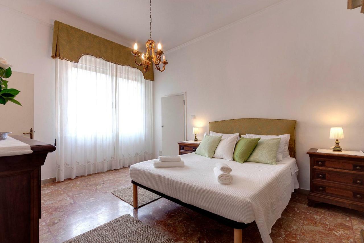 Historical Apartment Spectacular Arno View With Balcony From 12 Th Century. Флоренция Экстерьер фото